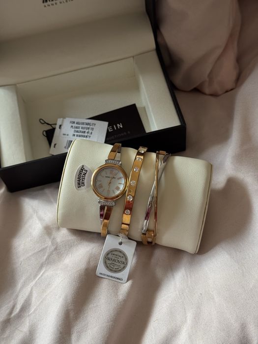 Anne Klein часы+ браслеты. Стразы от Swarovski