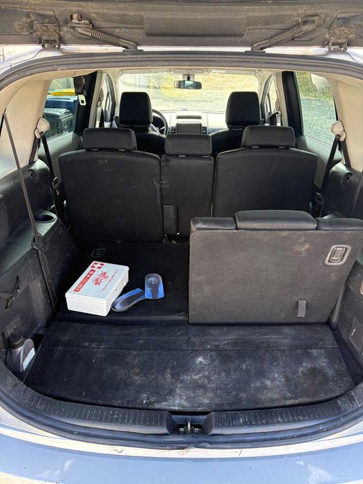 Vând Mazda 5 – 2.0 Diesel, 7 locuri – 2.000 € negociabil