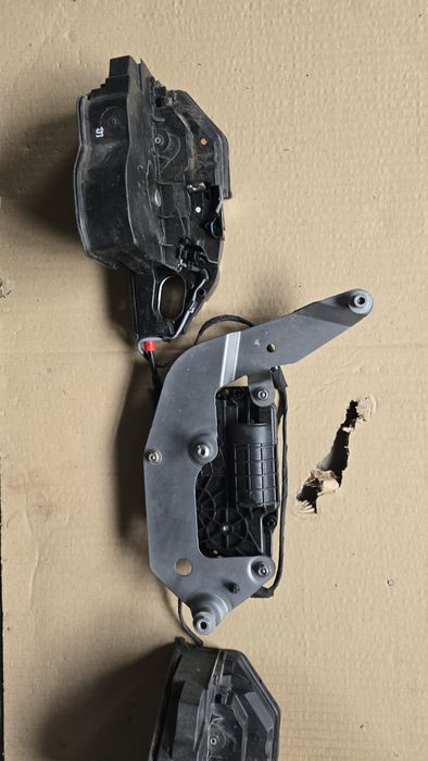 Софт клоуз брави бмв 5 E60/61 ( soft close bmw 5 E60/61 )