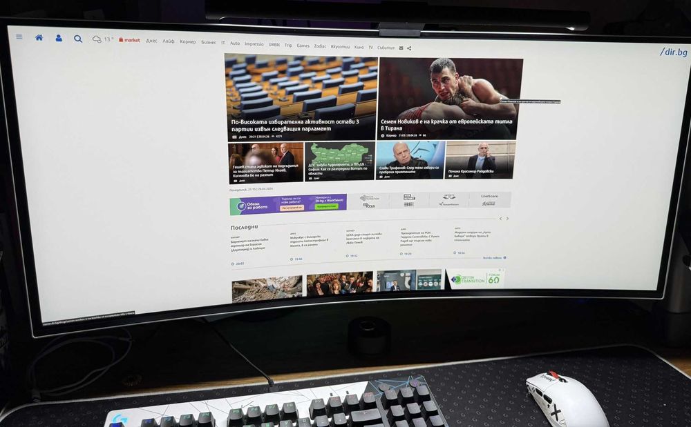 Продавам 34-инчов ултраширок монитор Samsung Odyssey OLED G8 в гаранция