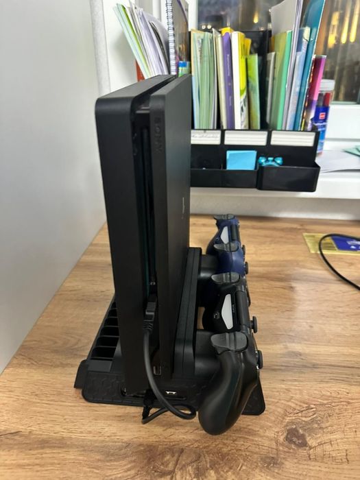 PlayStation 4 slim 1 tr