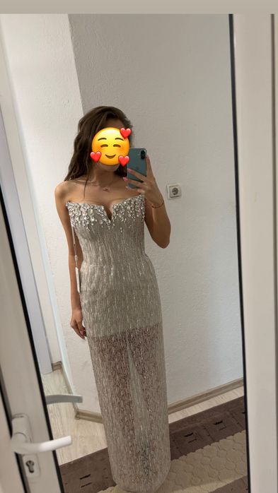 Продавам бална рокля