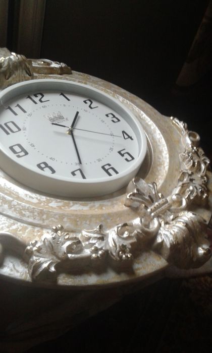 Настенные часы..