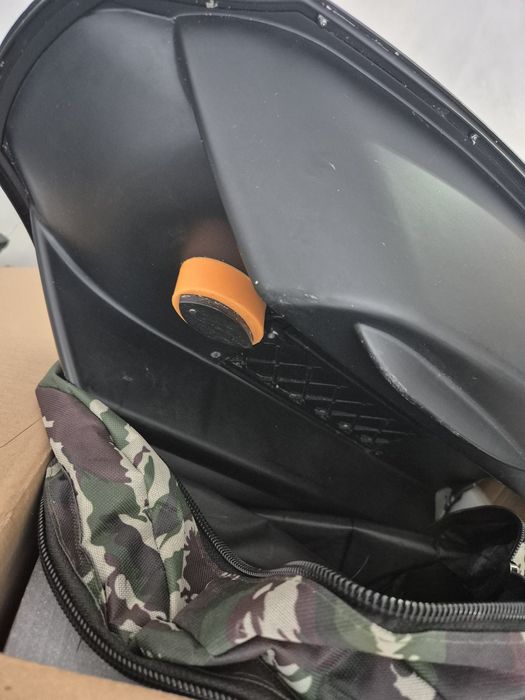 Лодка за захранка Катамаран V888 с вграден сонар