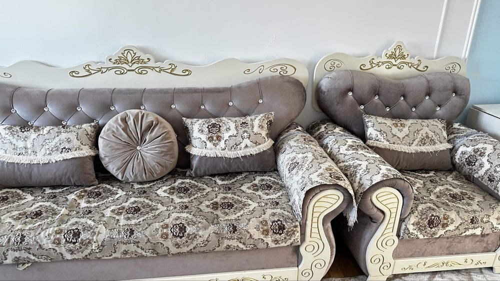 Королевский диван