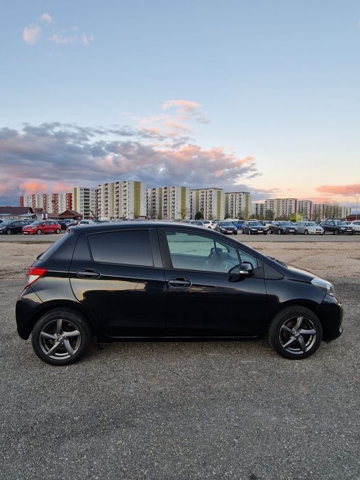 Toyota Yaris .Benzina 1.0.Navigatie,Camera marșarier,Euro 5.Km 128.000