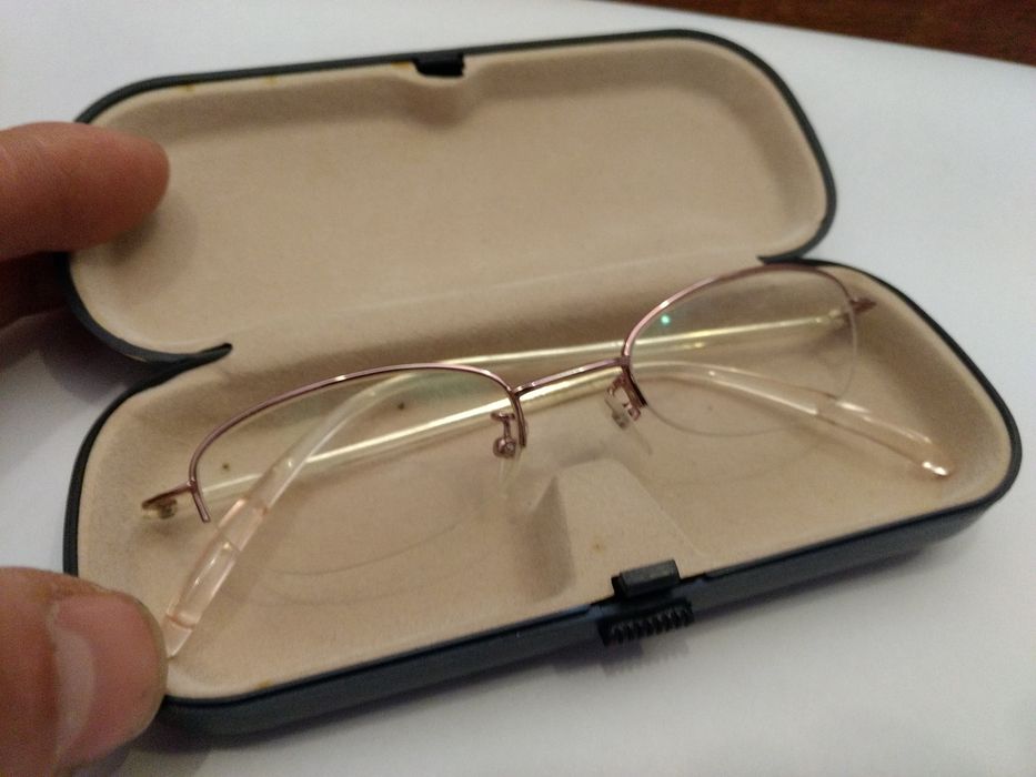 Rama ochelari vedere cu brat flexibil pt copii.