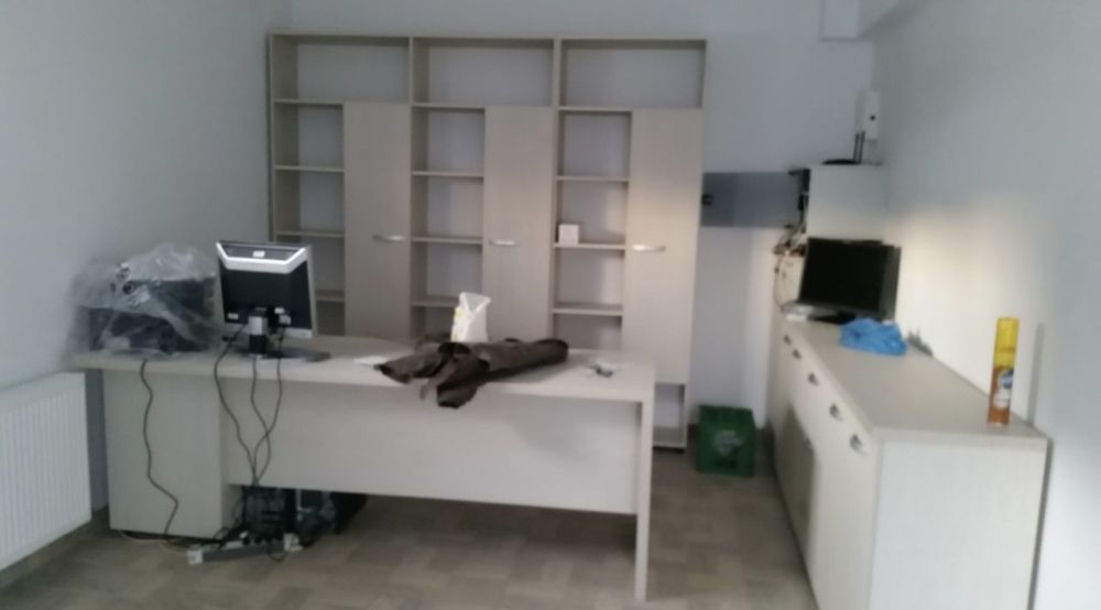 Vând mobilier birou