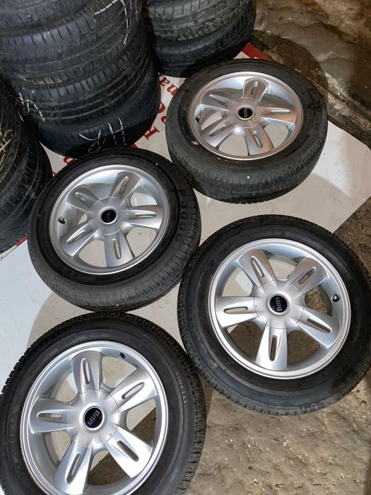 Vând jante de aliaj