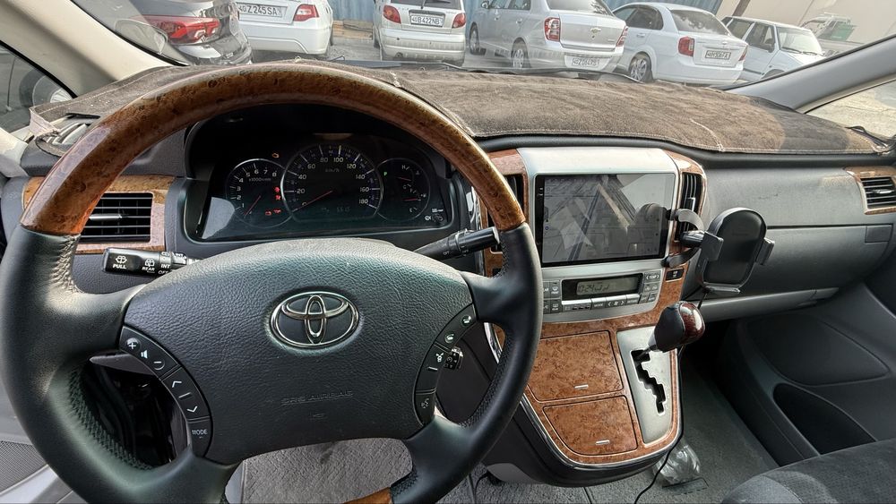 Toyota Alphard 2007 2.4 At 7 мест