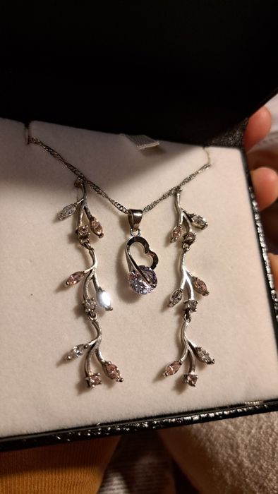 Сребърна гривна, накити