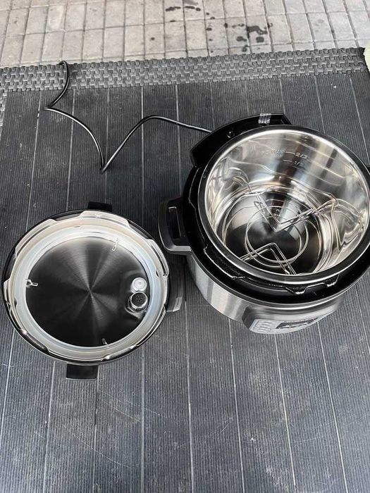Multicooker Instant Pot Duo Mini, 7 în 1, 3L, 700W, 11 programe, gătire sub presiune, Slow Cook
