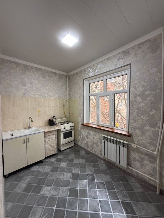 Срочно продам ! 1 комн/3/5  ( 40 квм) Авиасозлар -2 рынок Кадышева