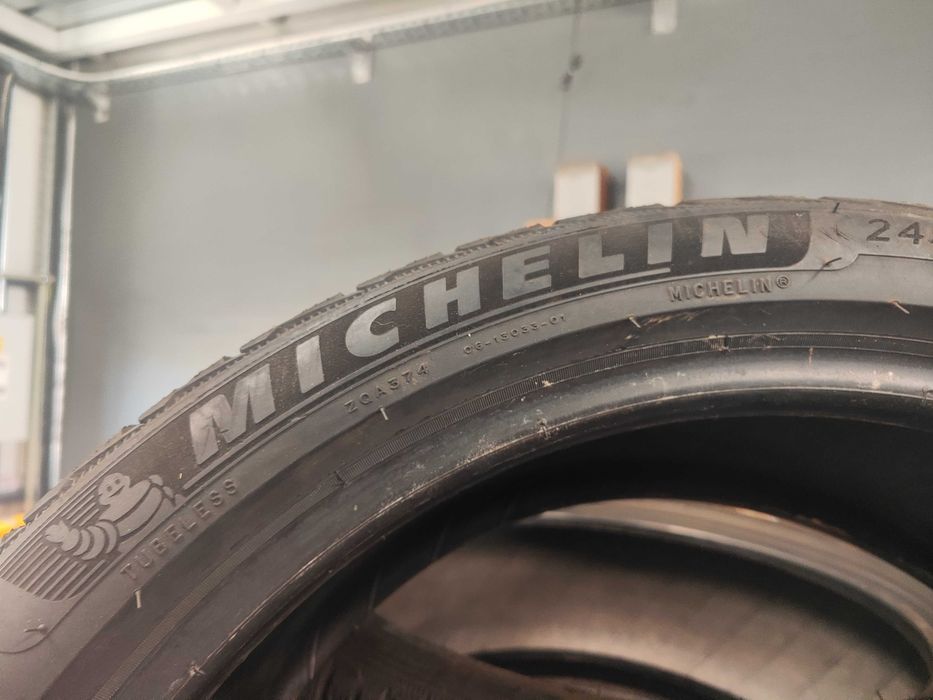 2бр.зимни гуми 245/40/19 Michelin