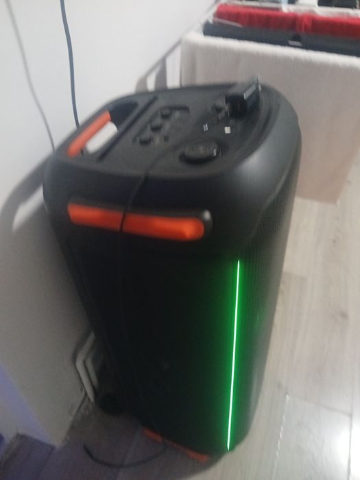 Vând jbl 710 partybox