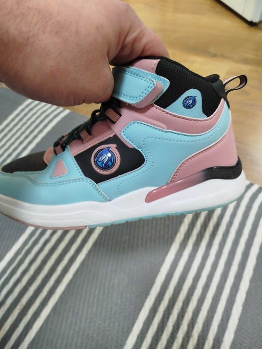 Продавам маратонки APG-Runners