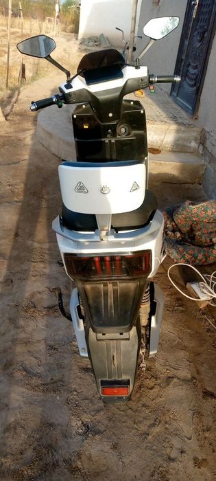 Elektr Skuter sotiladi