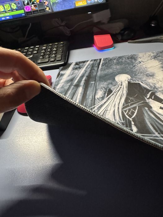 Продам игровые коврки Logitech