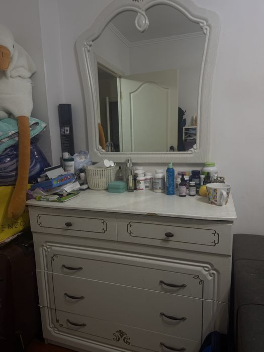 Продам комод с зеркалом