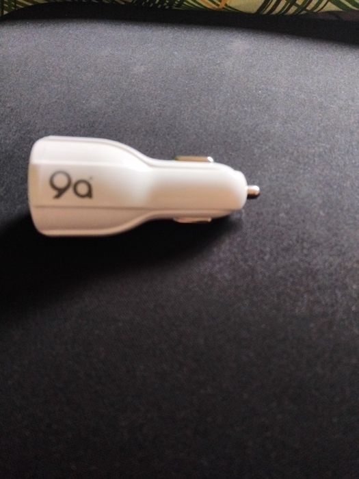 Адаптер за зарядно устройство  за кола