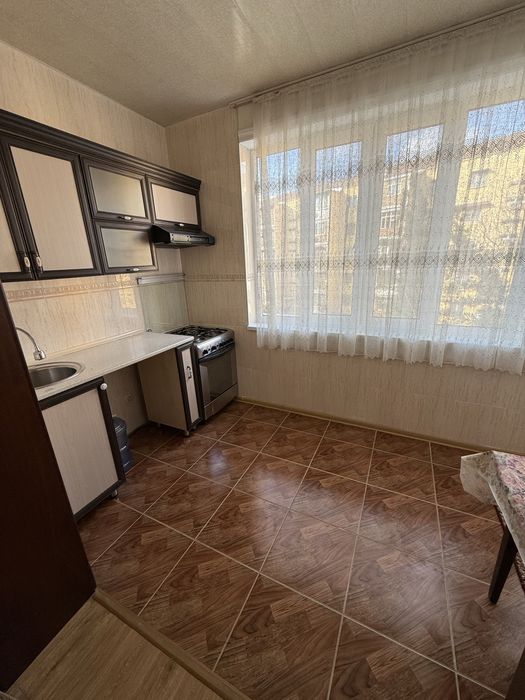 Срочно! Юнусабад-17, «4-дом» Дасаф школа, 3/3/5, 79м2, евро+мебель+тех