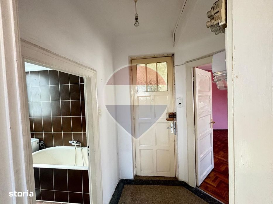 Centrul Istoric București - 3 camere, balcon, 2 boxe, clădire Art Deco