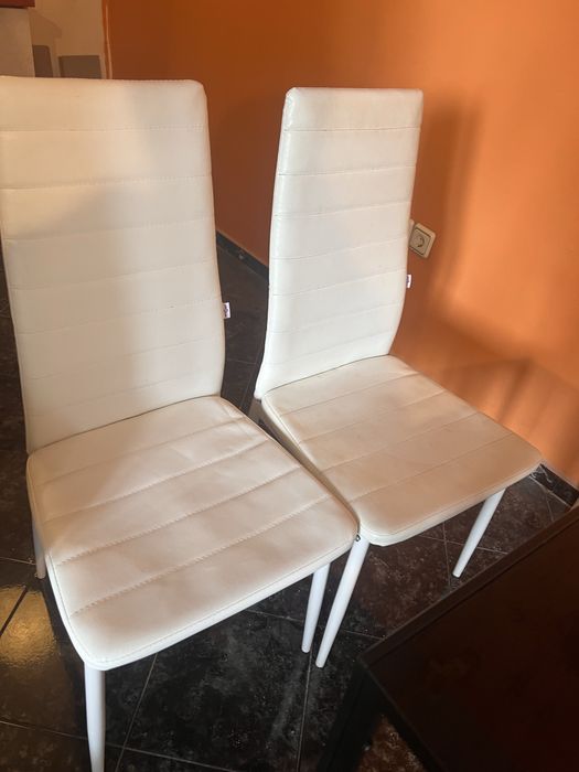 Стъклена маса за хранене + 4 стола (комплект)