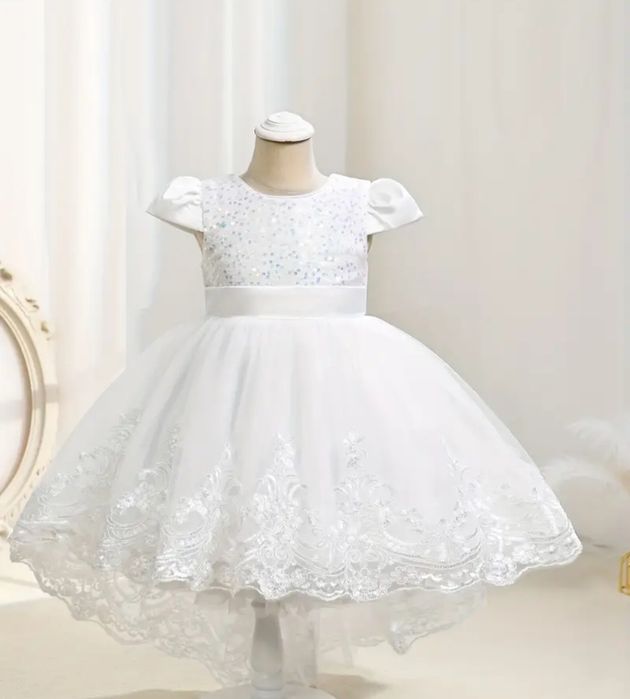 Платье НОВОЕ для девочки,очень красивое,