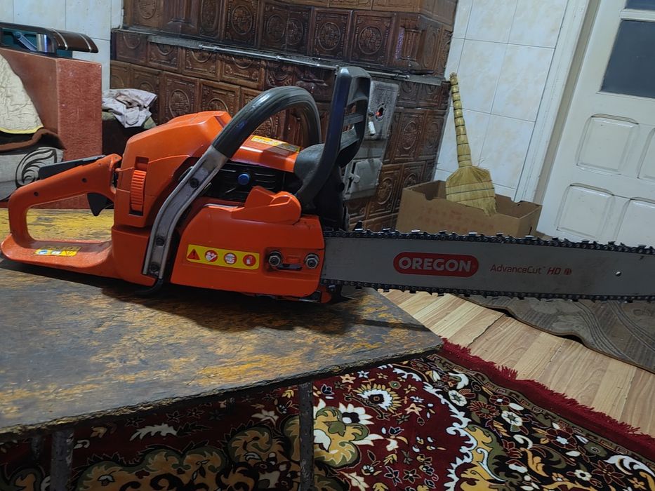 Vând urgent drujba Husqvarna