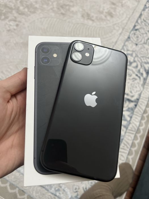 Apple Iphone 11 черном свете в хорошем состояние