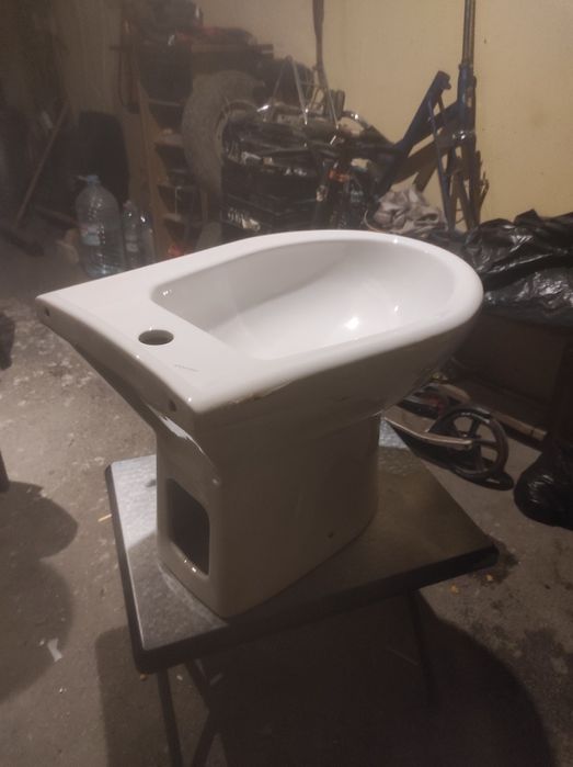 Стоящо БИДЕ  Fayans