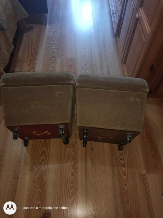 Холска, четири крака маса.