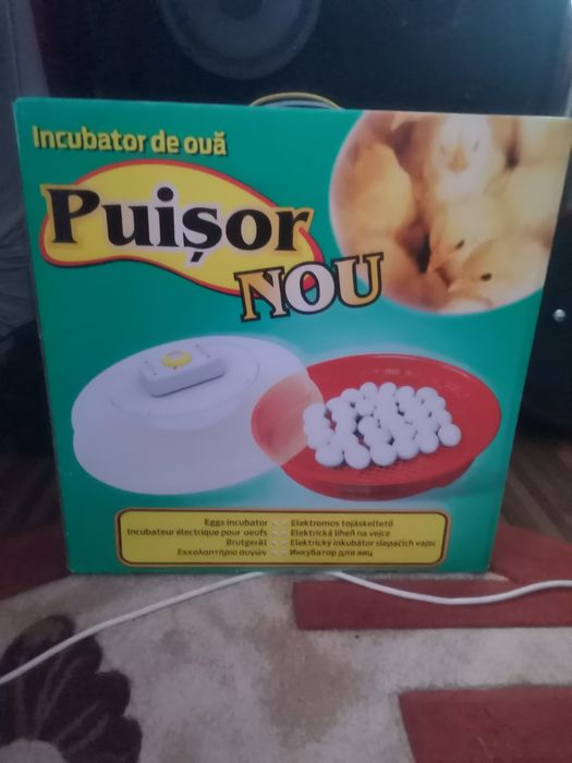Incubator pentru 70 ouo