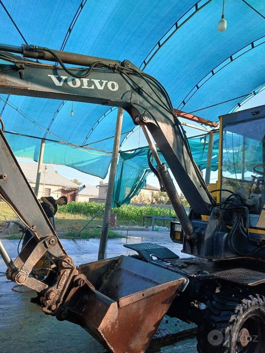 Ekskovator VOLVO 55-talik sotilyapti, toza koreya