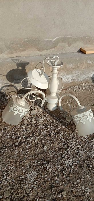 продам люстры разные