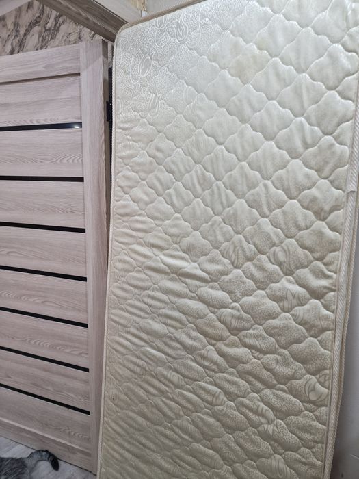 Продам матрас 200×80