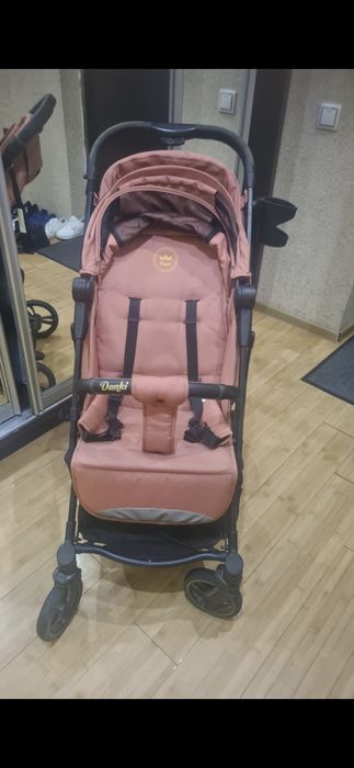 Продам детскую прогулочную коляску