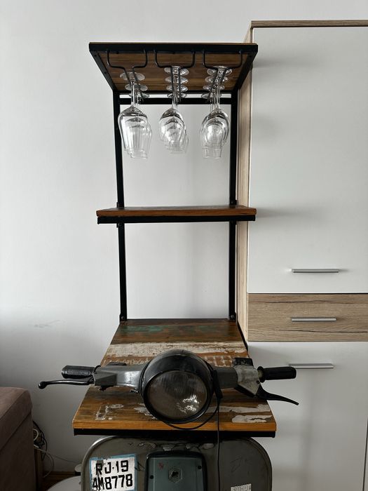 Bar decorativ Vespa Mobexpert, cu suport pentru vin și pahare