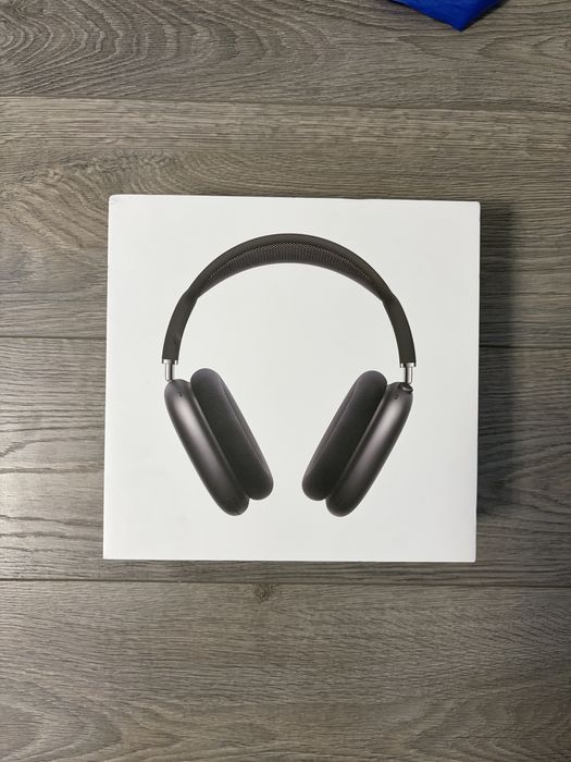 Чисто нови запечатани AirPods Max (Midnight)