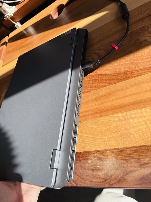 Laptop Gaming Lenovo LOQ 15IRX9