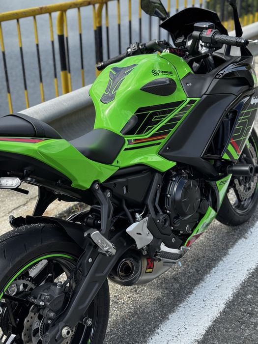 Kawasaki Ninja 650 KRT Akrapovic