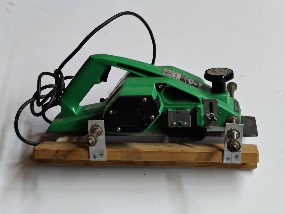 Rindea electrica HITACHI PLANER