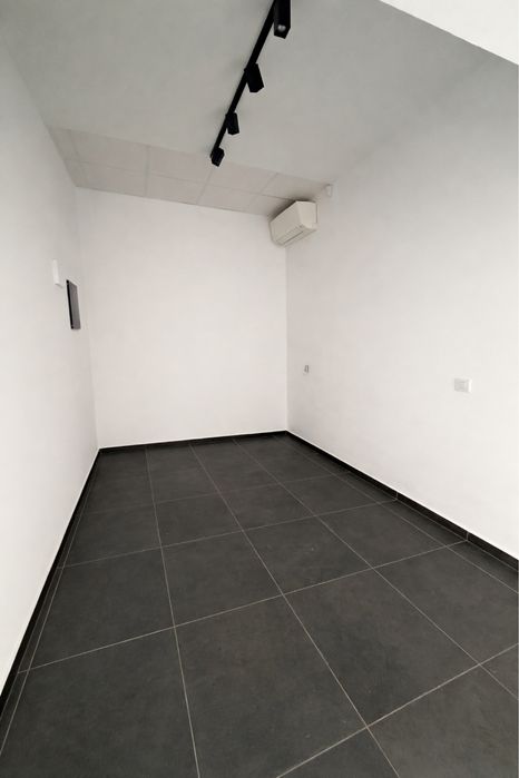 Spațiu comercial 76 mp | Vitrină 7m | Zonă circulată | 2 intrări