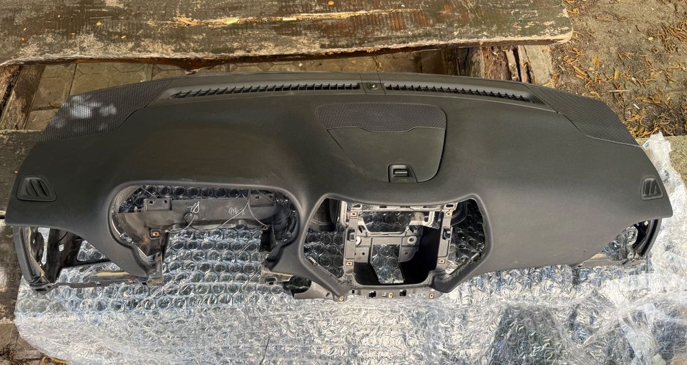 Напълно оборудвано табло за Jeep Cherokee V