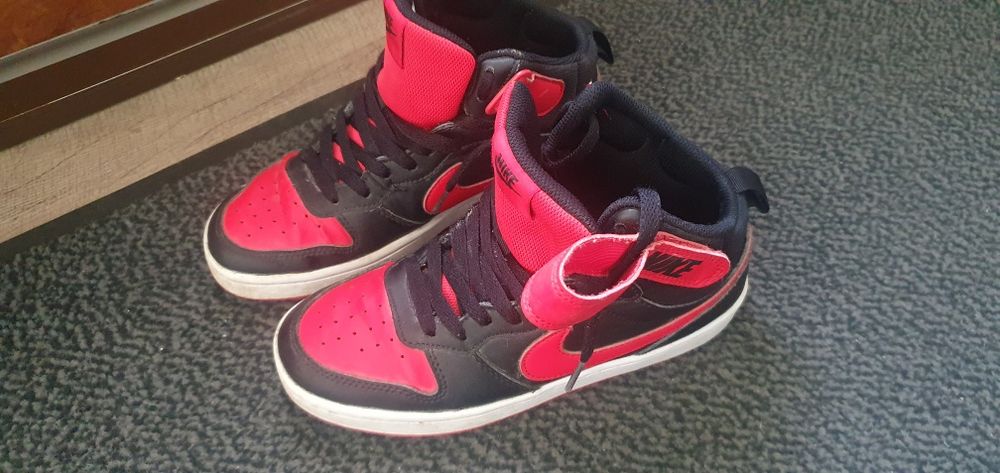 Vand ghete nike in stare buna