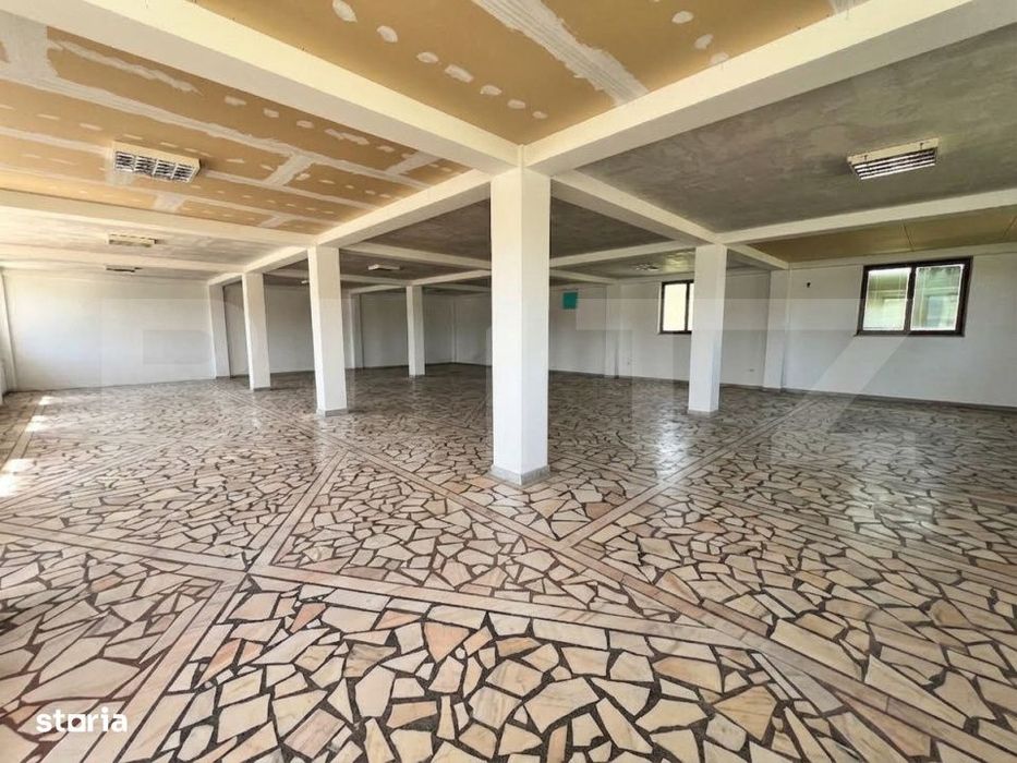 Spatiu cu vitrina, 775 mp, teren 800 mp, zona Libertatii Sanovil
