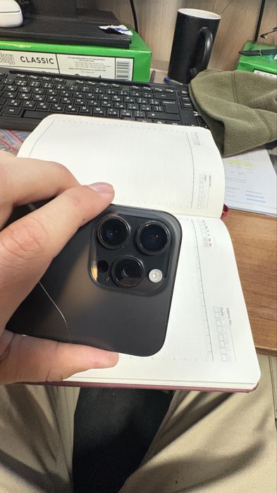 Продаю iPhone 15 Pro max 256gb