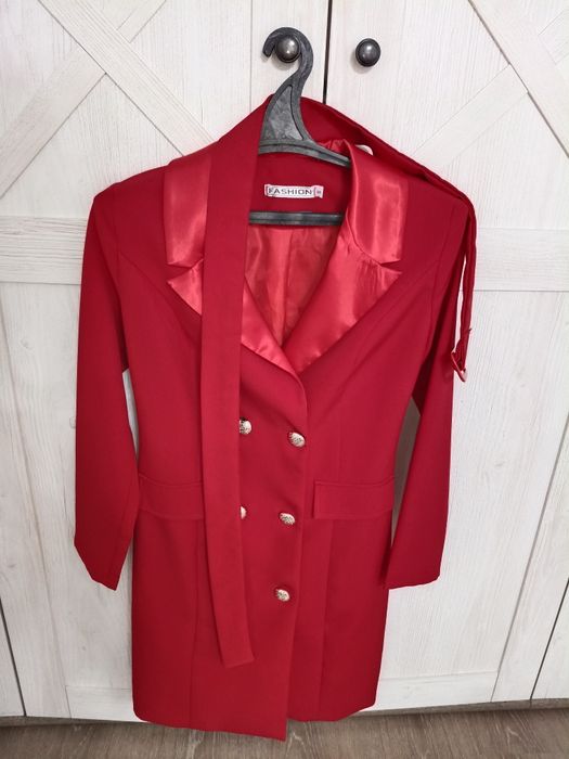 Отдам даром весенюю куртку