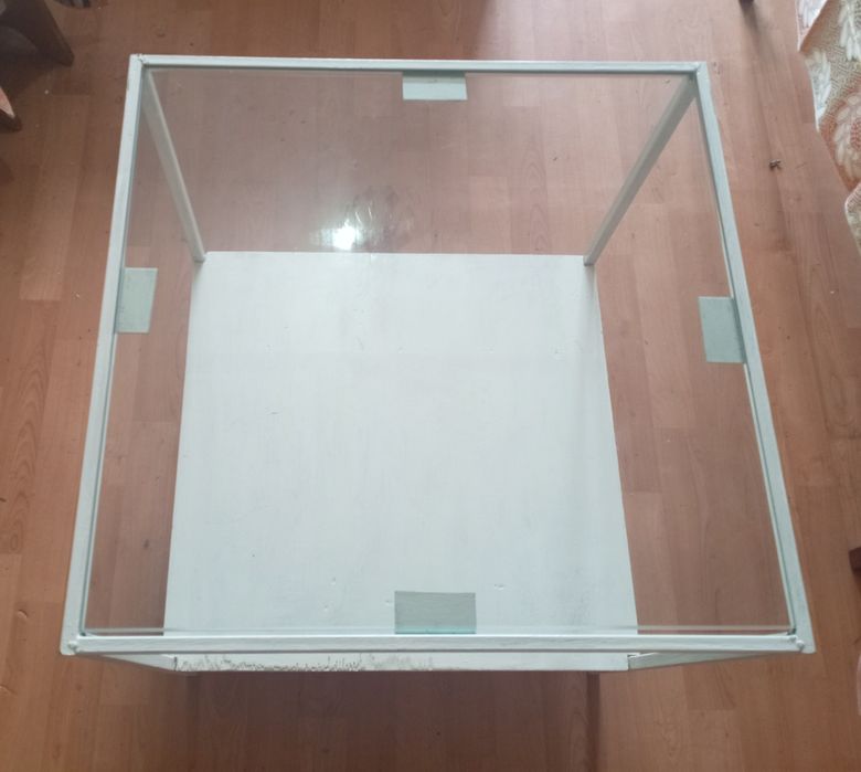 СТОЛ Продам, стекло