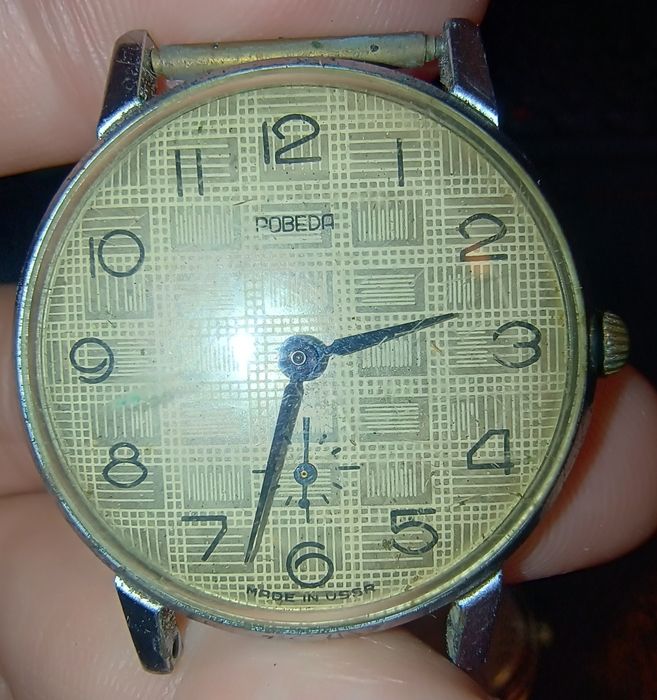Ceas Pobeda Vintage (USSR) – Model Cadran Texturat –  nefuncțional